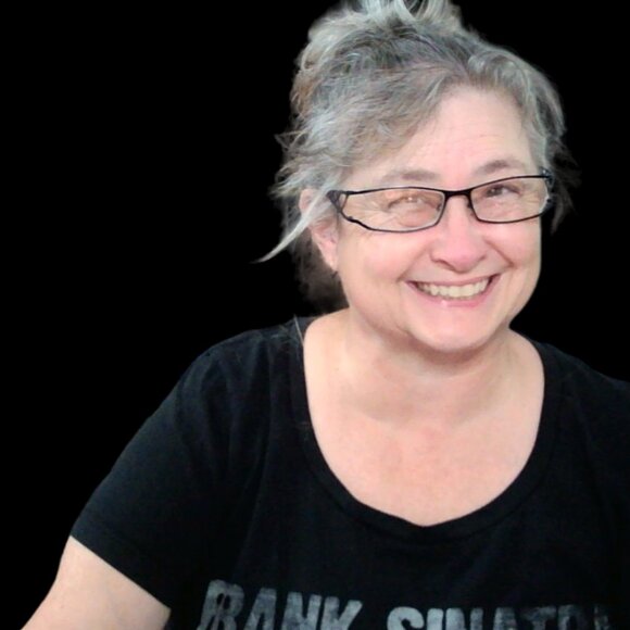 Meet your Posher, LeeAnna - Picture 4 of 4